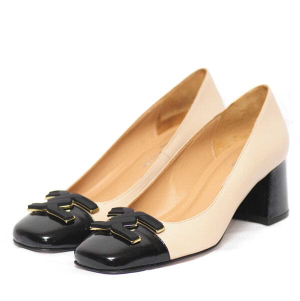 Gabriela Valeri Χειροποίητη Nude Γόβα Με Αγκράφα